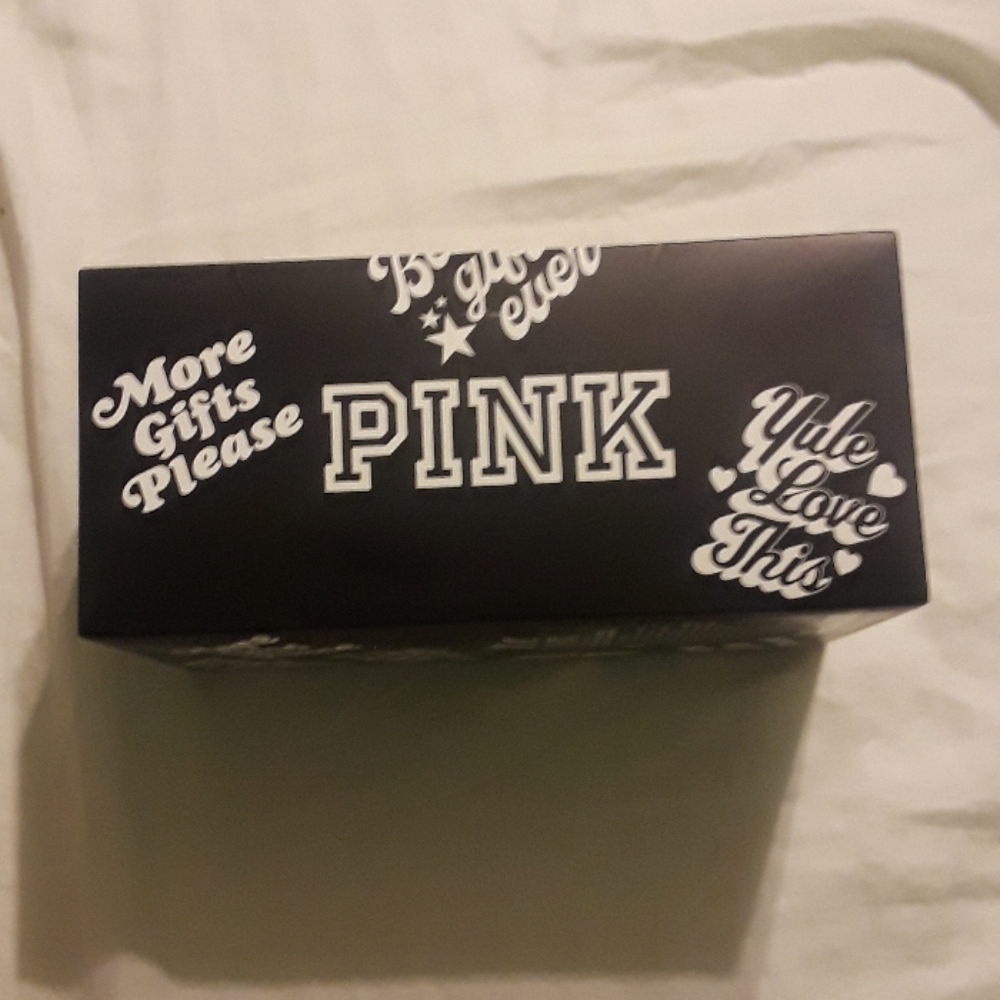 Pink Victoria secret sock gift set - Picture 3 of 6